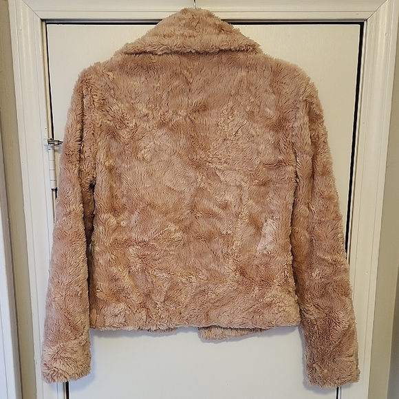 Chic Blush Pink Faux Fur Jacket - Picture 4 of 4